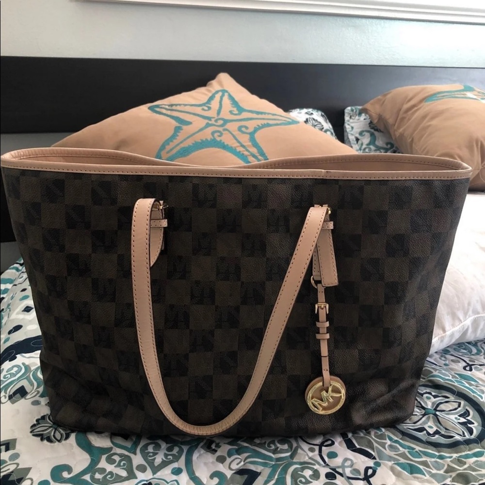 Beautiful Michael Kors handbag!